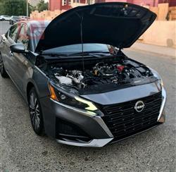 نيسان ألتيما